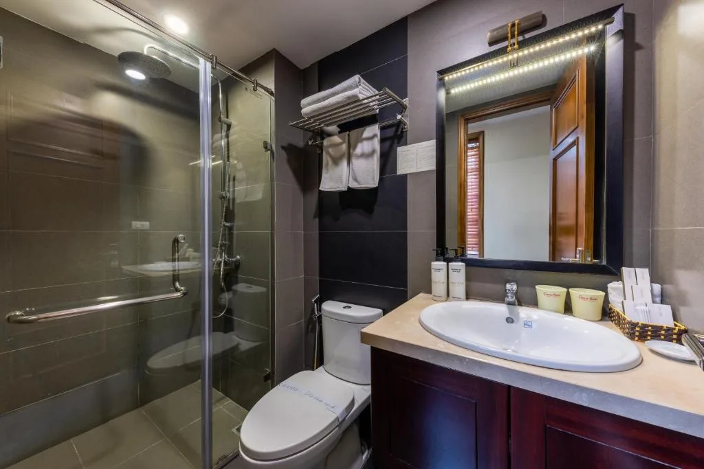 Centre Point Hanoi Hotel — 3
