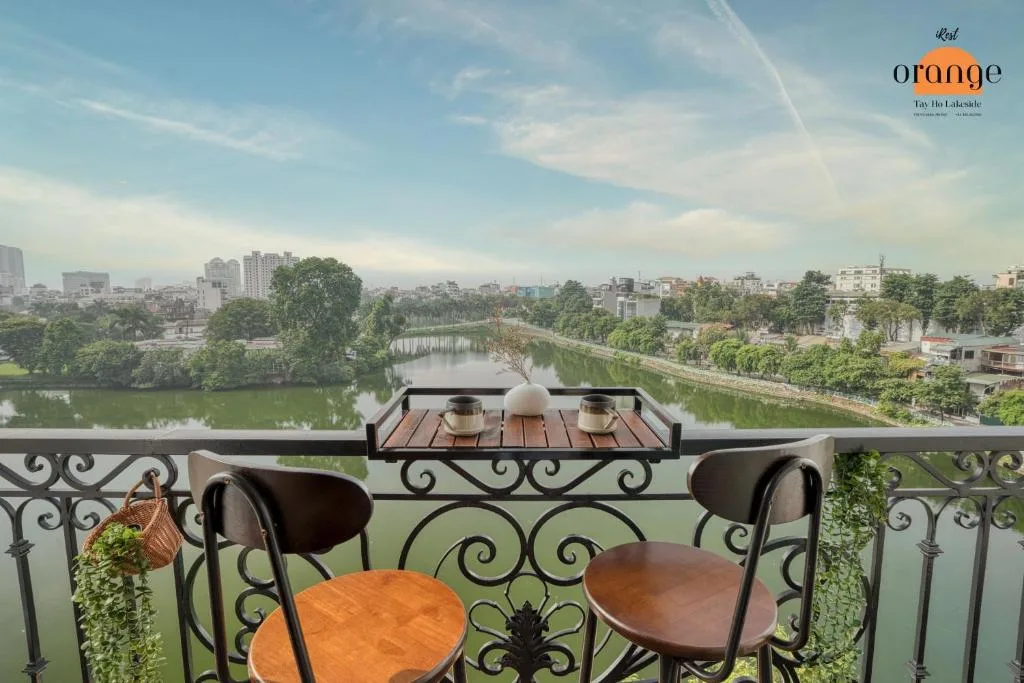 iRest Orange Tay Ho Lakeside Apartment — 2