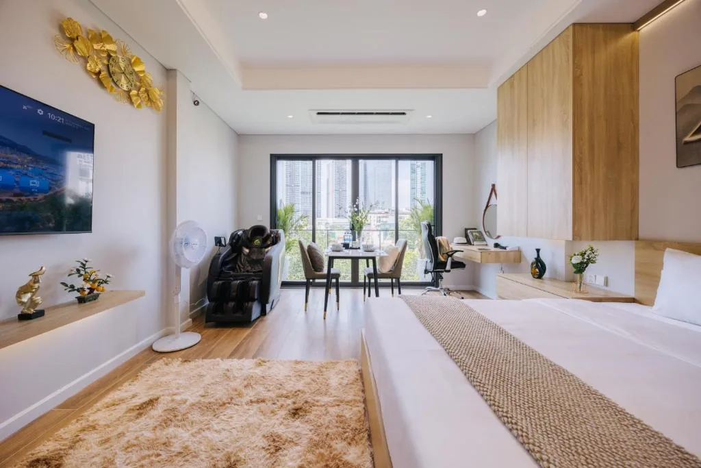 Madison Urban Stay - Free Massage and Laundry — 3