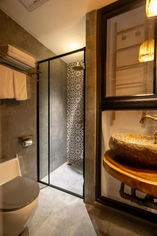 Phen Art House, Artistic Living in the Heart of Old Quarter — 3