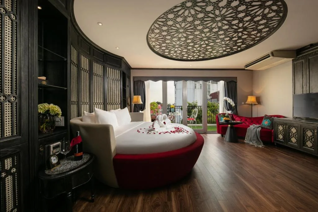Shining Central Hotel & Spa — 3
