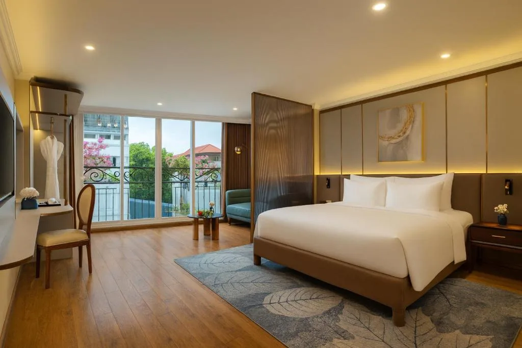 Splendid Secret Hotel — 3