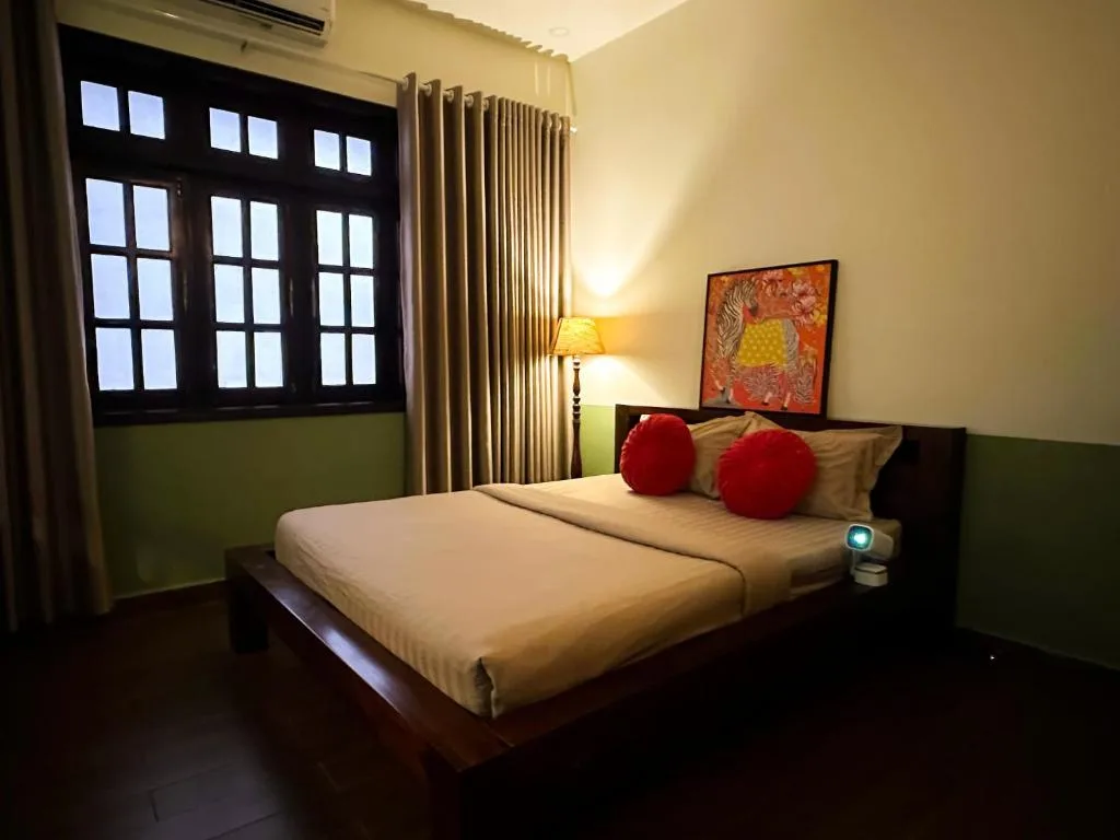Charming A Little Saigon Apartment - Heart of Vibrant District 1 — 2