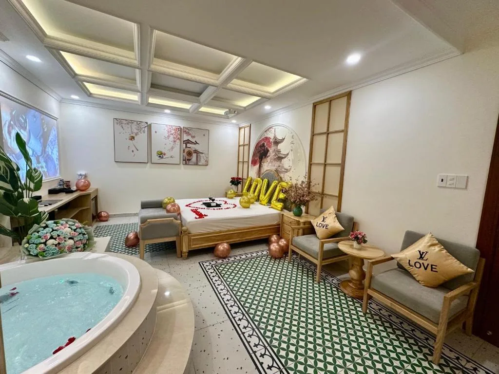 Love Luxury Hotel Vườn Lài — 3
