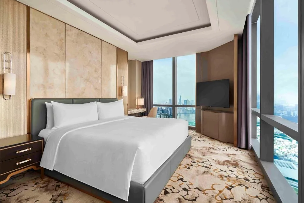 Vinpearl Landmark 81, Autograph Collection — 2