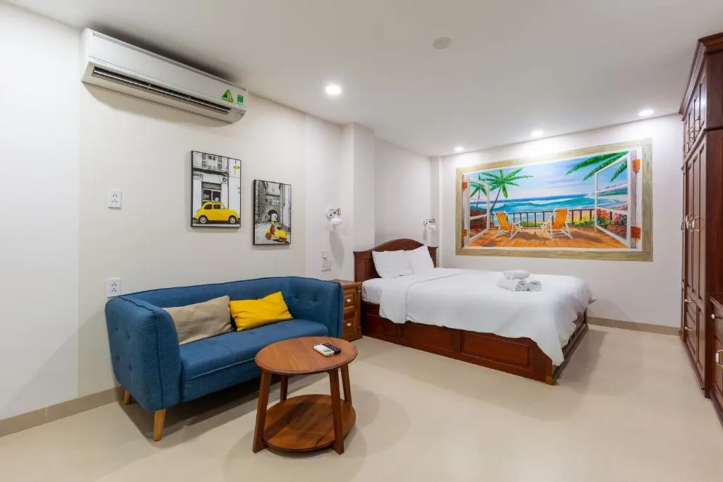 Woody House Saigon Center — 2