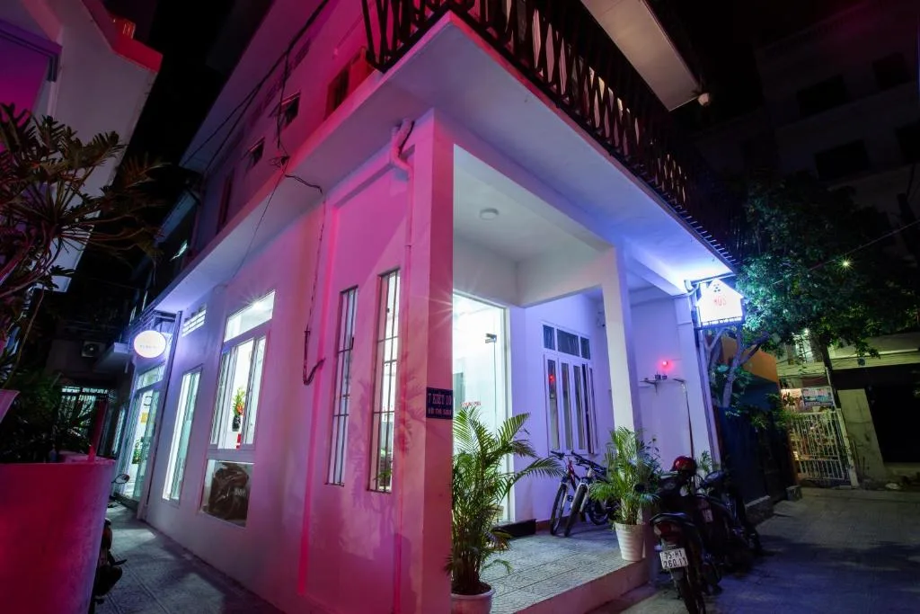 5.T Hostel — 5