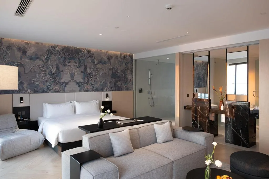 December Hotel — 4