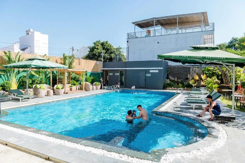 The Palms Hotel — 4