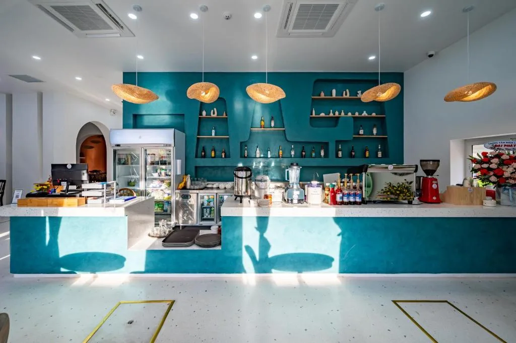 Happiness Hotel — 3