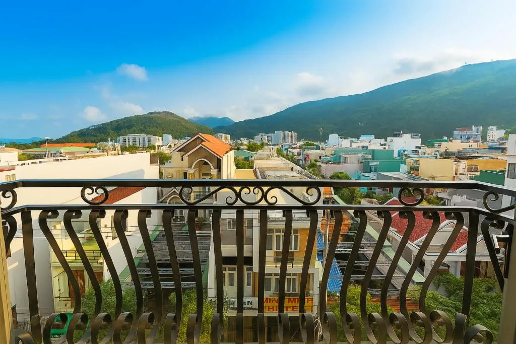 Hồng Gấm Hotel — 2