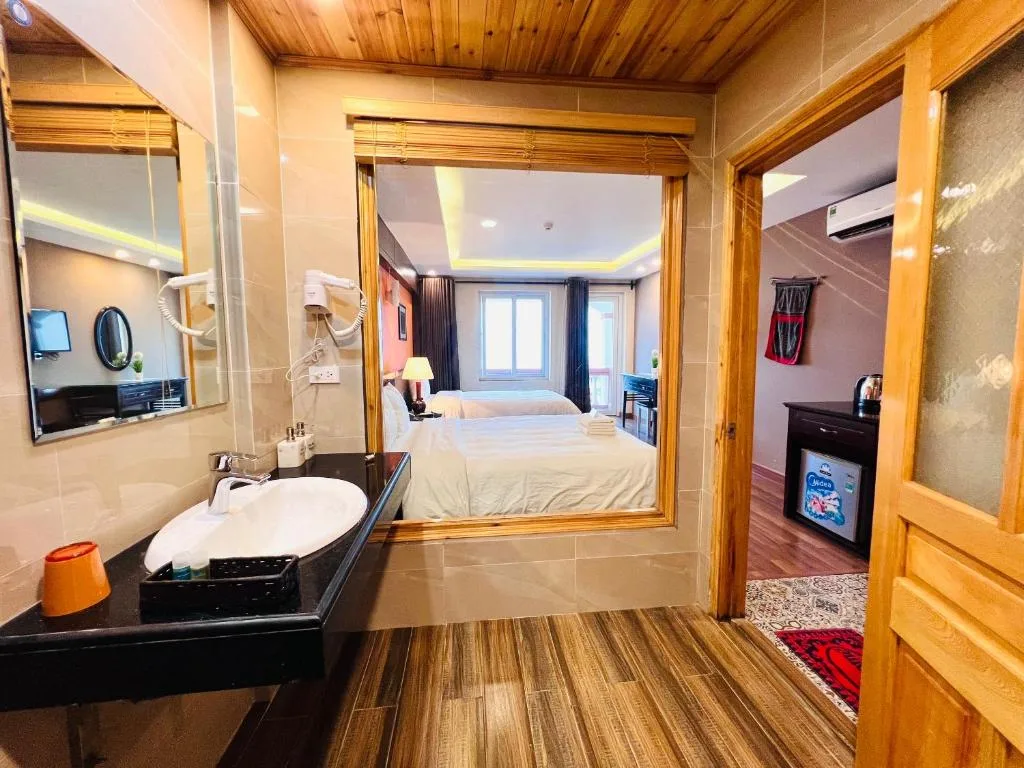 Cat Cat View Hotel — 4