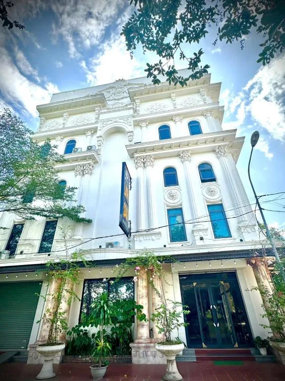 Linh San Hotel — 5