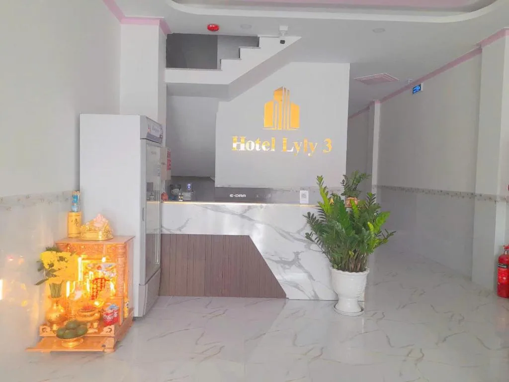 Khách sạn LyLy 3 — 4