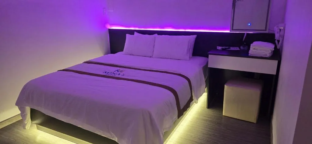 Mina Motel 2 — 3