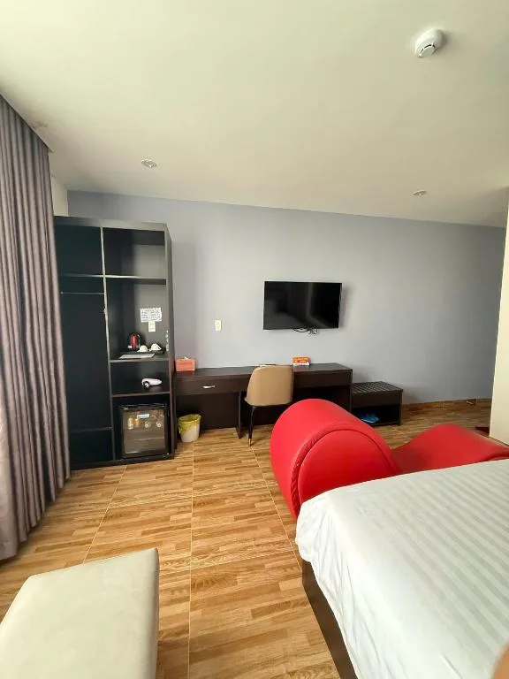 Novelty Hotel — 4