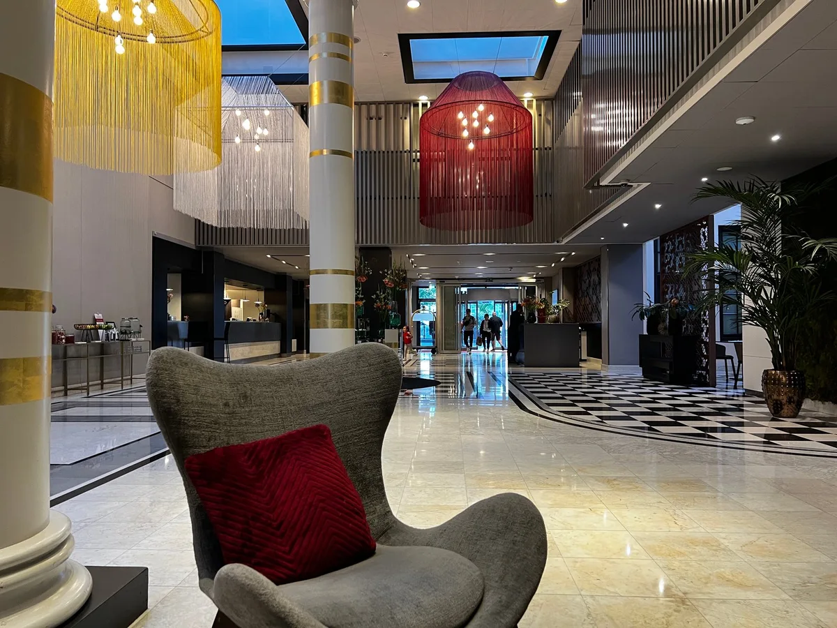 Barbizon Palace Hotel — 3