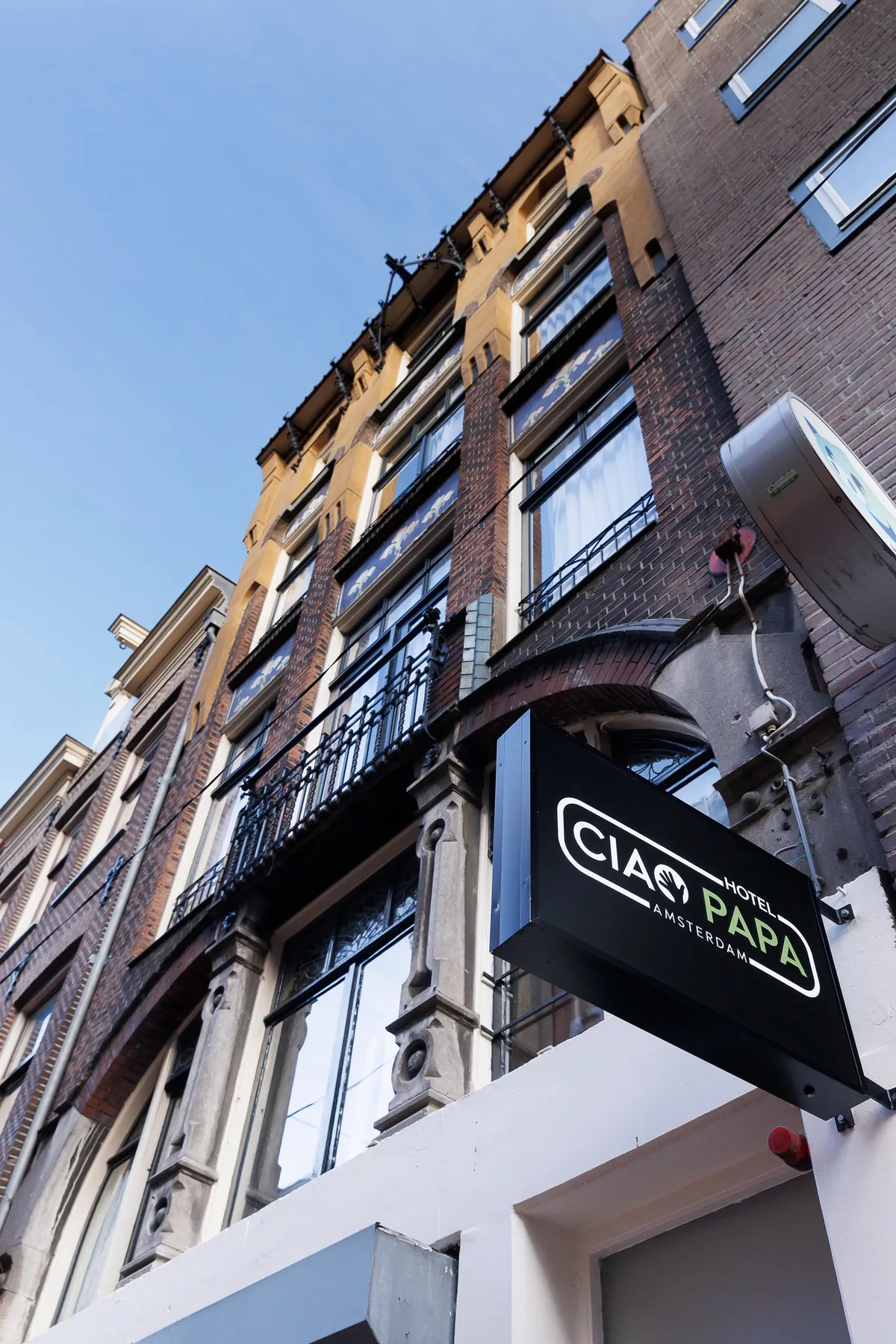 Ciao Papa Hotel Amsterdam Central Station — 2