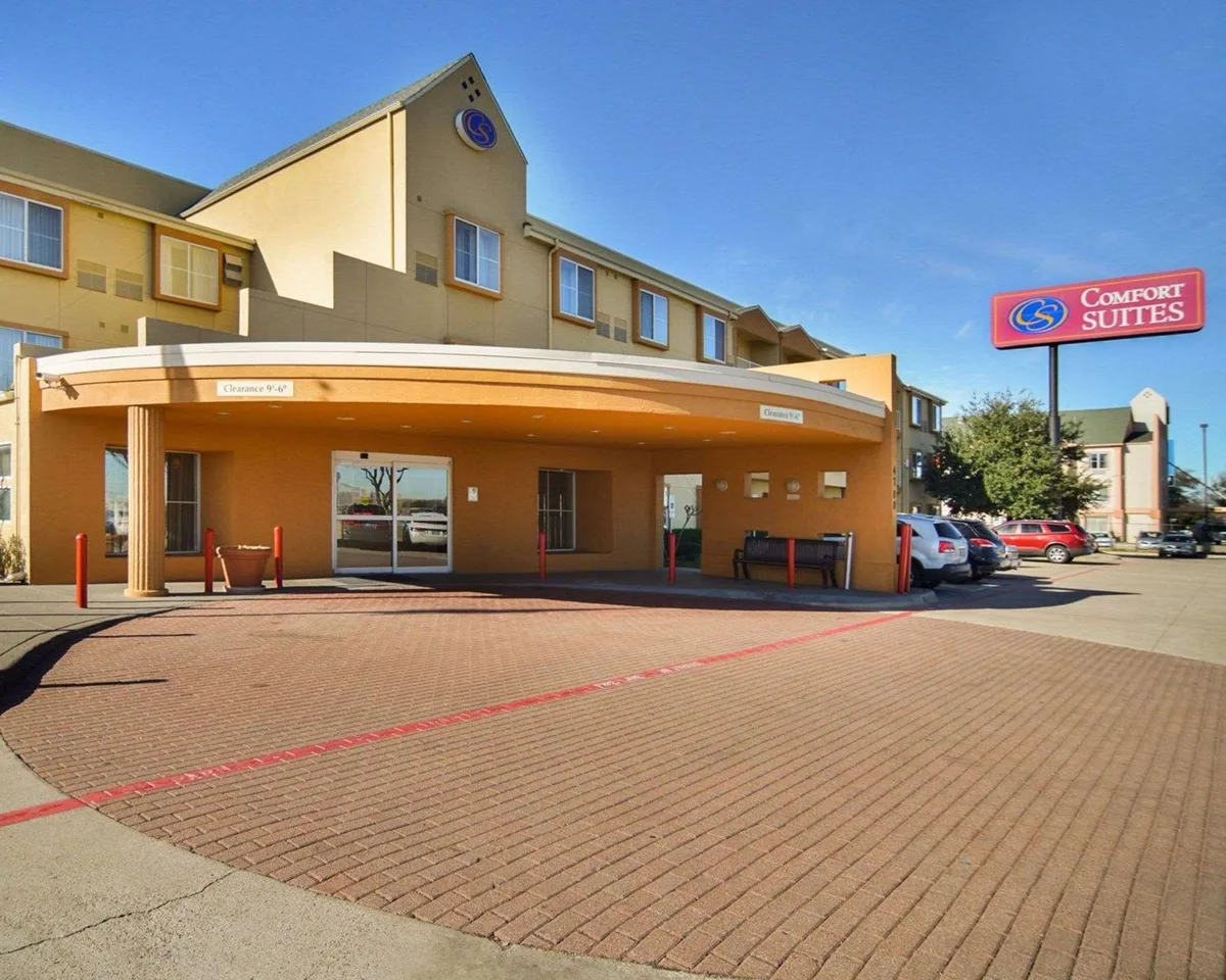 Comfort Suites DFW Airport — 5