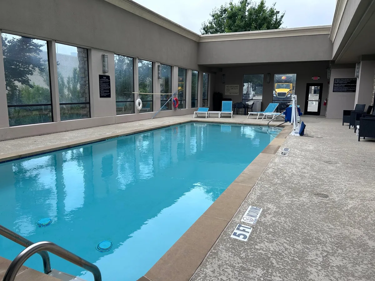 Hampton Inn & Suites Dallas I-30 Cockrell Hill — 4