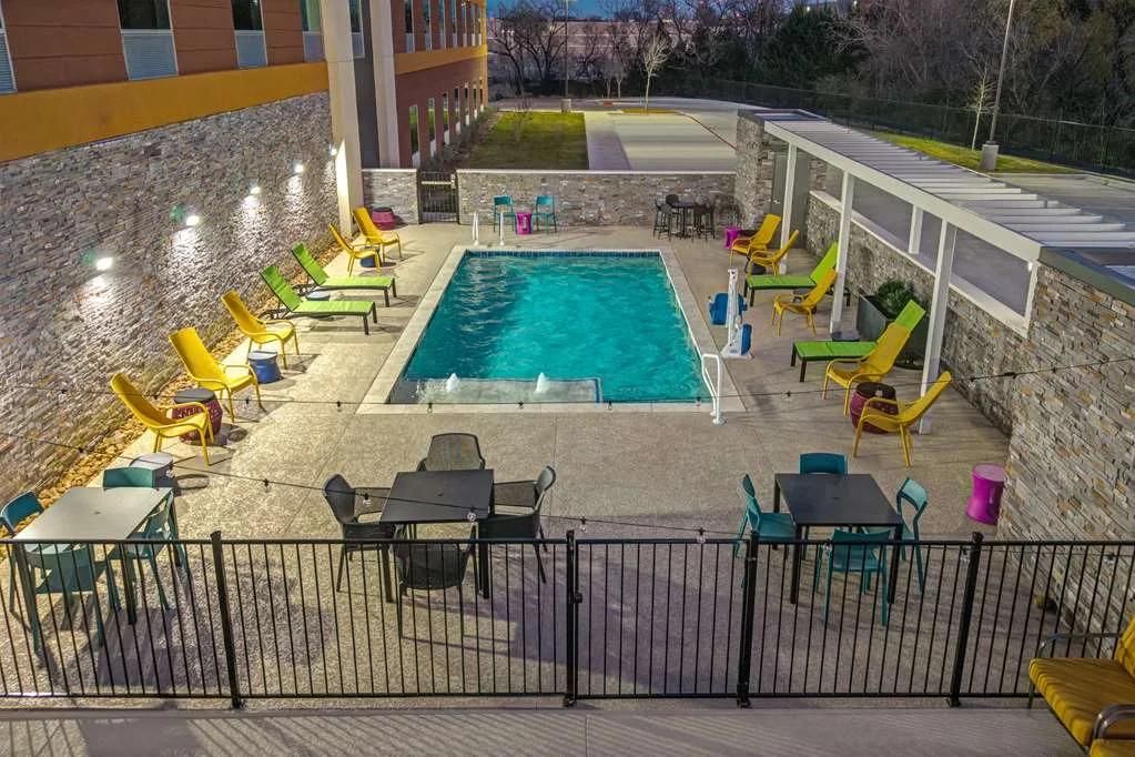 Home2 Suites by Hilton Dallas I-30 Cockrell Hill — 1