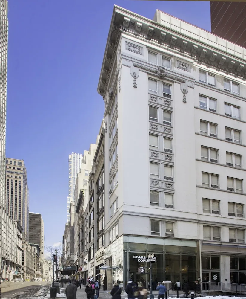 U Hotel Fifth Avenue — 5