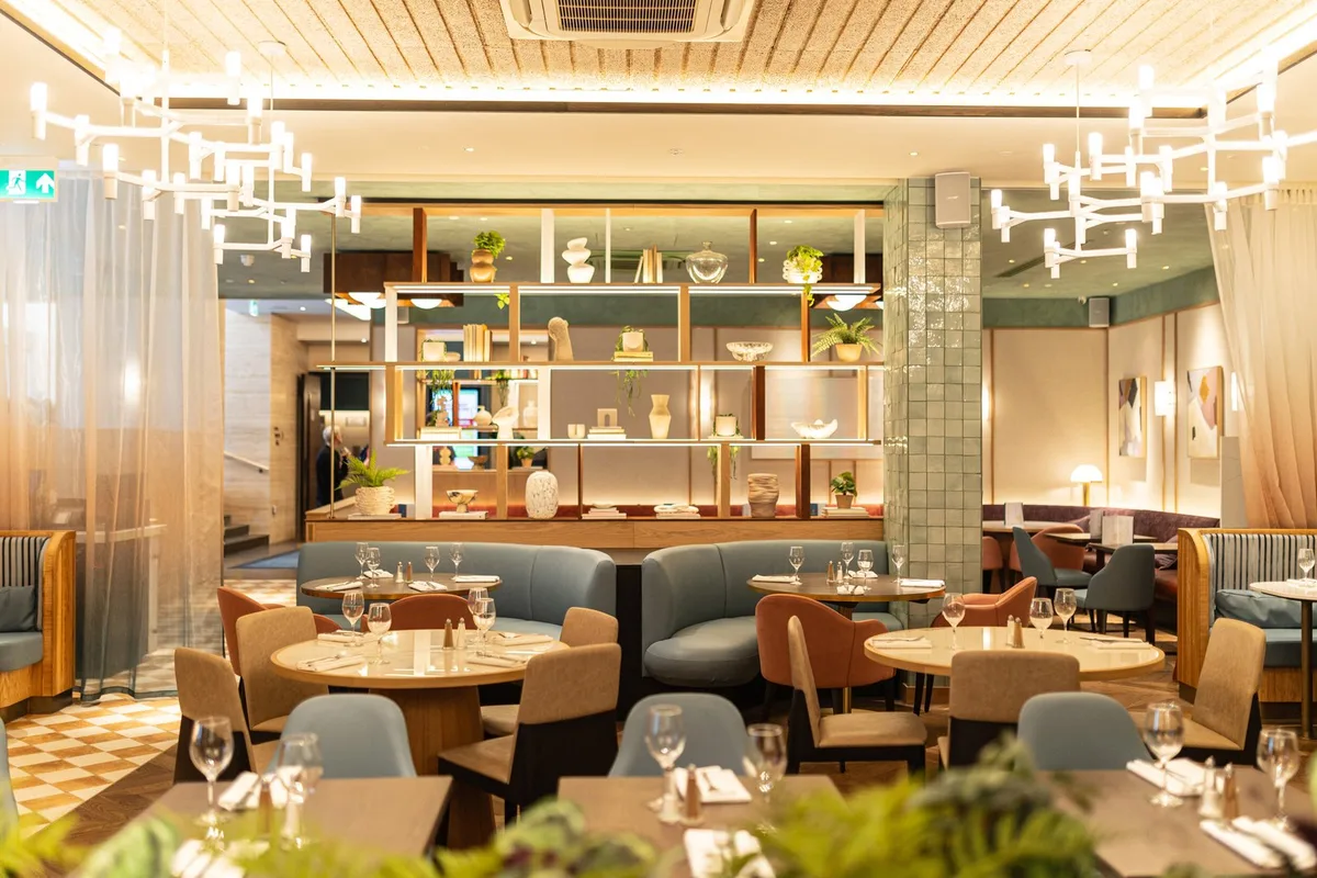 DoubleTree by Hilton London - Victoria — 1