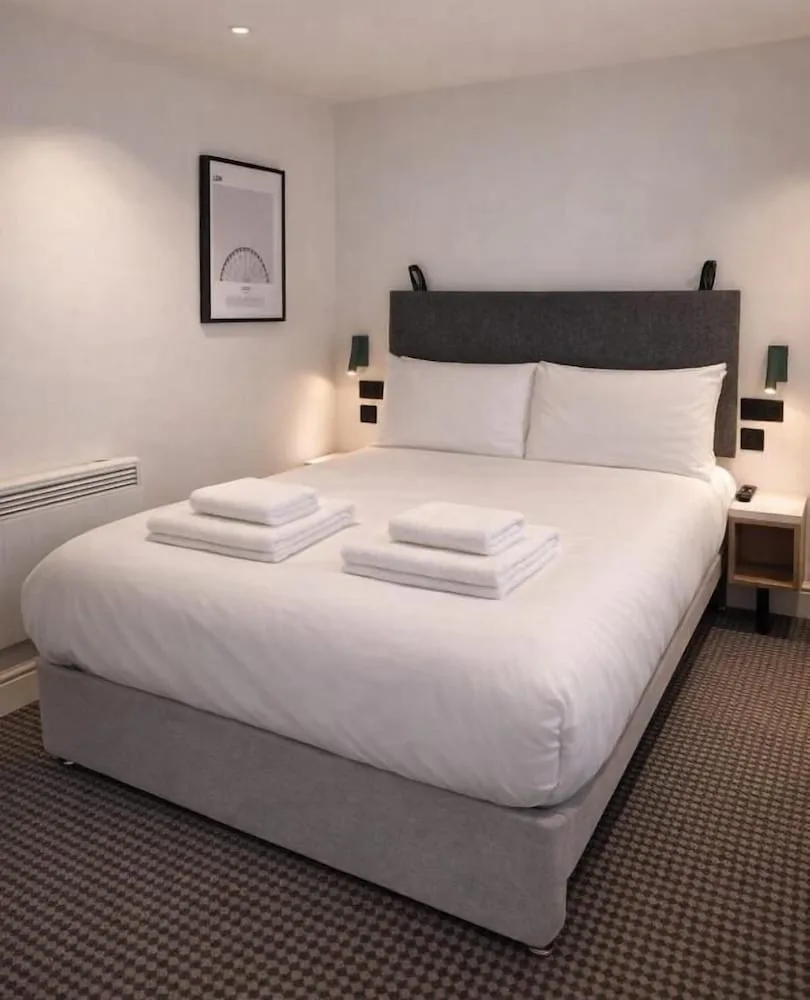 Lidos Hotel London — 2
