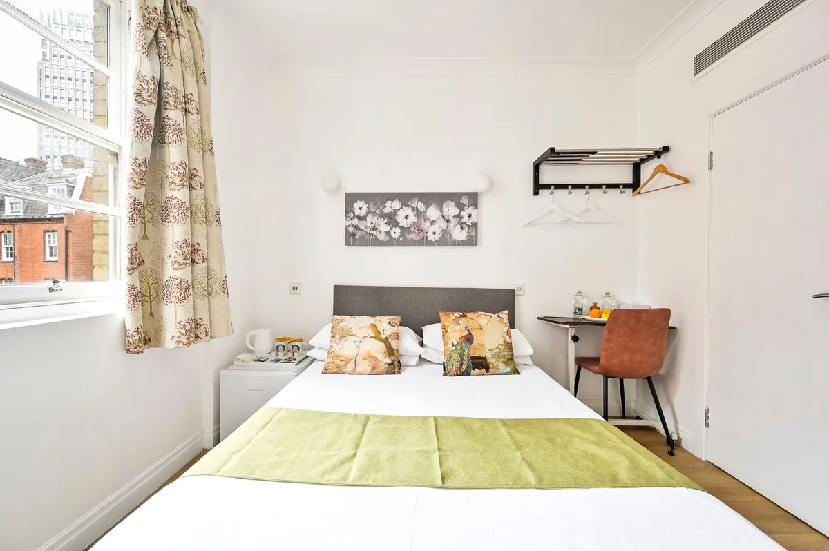 City London Hotel — 2