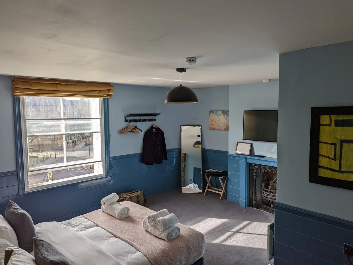 The Ship Rooms Hotel - London — 5