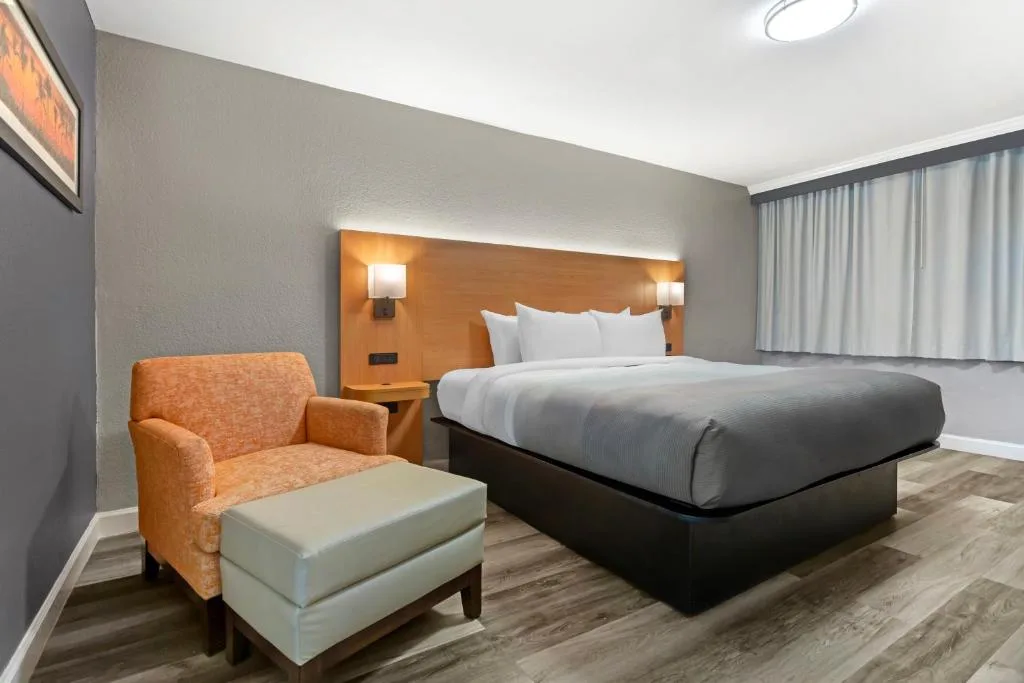 Quality Inn and Conference Center Tampa-Brandon — 2