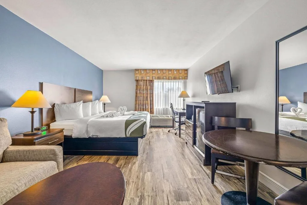 Quality Inn & Suites Tampa near Fairgrounds and Casino — 2