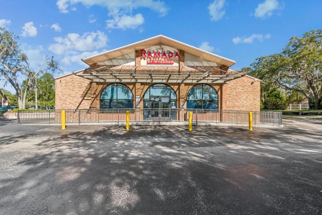 Ramada by Wyndham Temple Terrace/Tampa North — 2