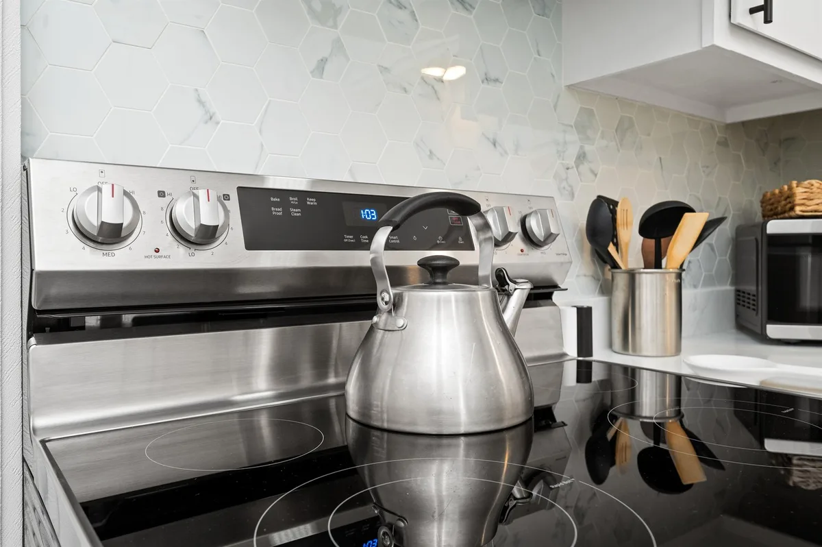Beacon Grove Retreat – Patio • Washer/Dryer • WiFi — 5