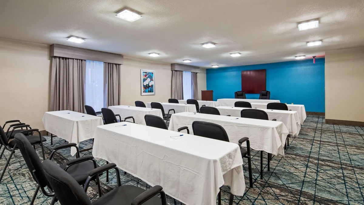 Best Western Carlton Suites — 5