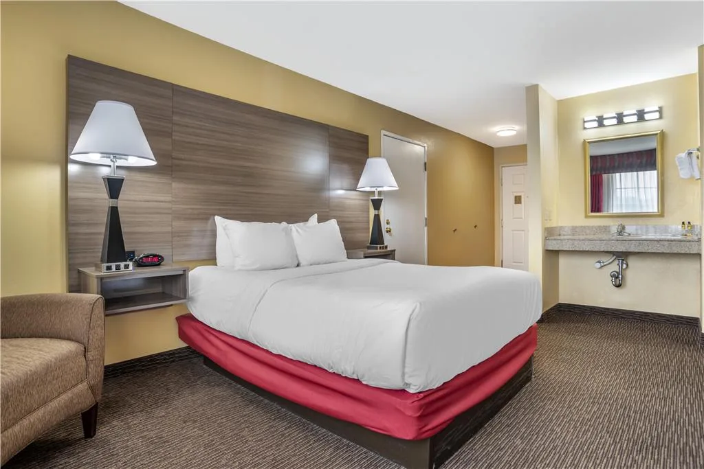 Best Western Plus Bessemer Hotel & Suites — 3