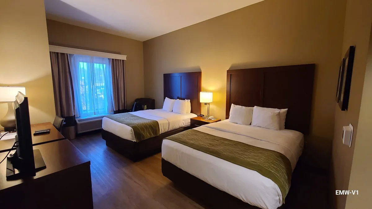 Comfort Inn and Suites - Crossplex Village — 2