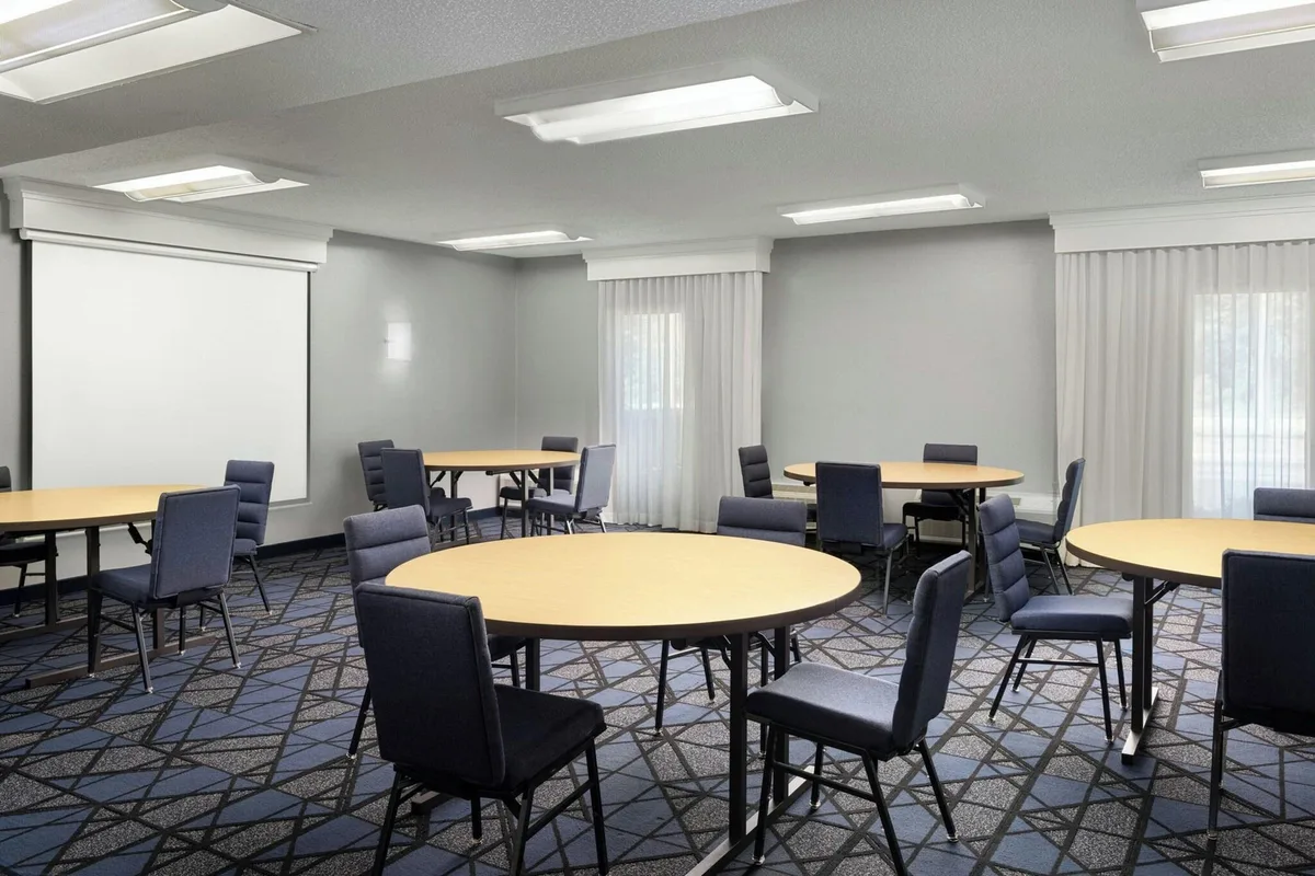 Courtyard by Marriott Birmingham Hoover — 4