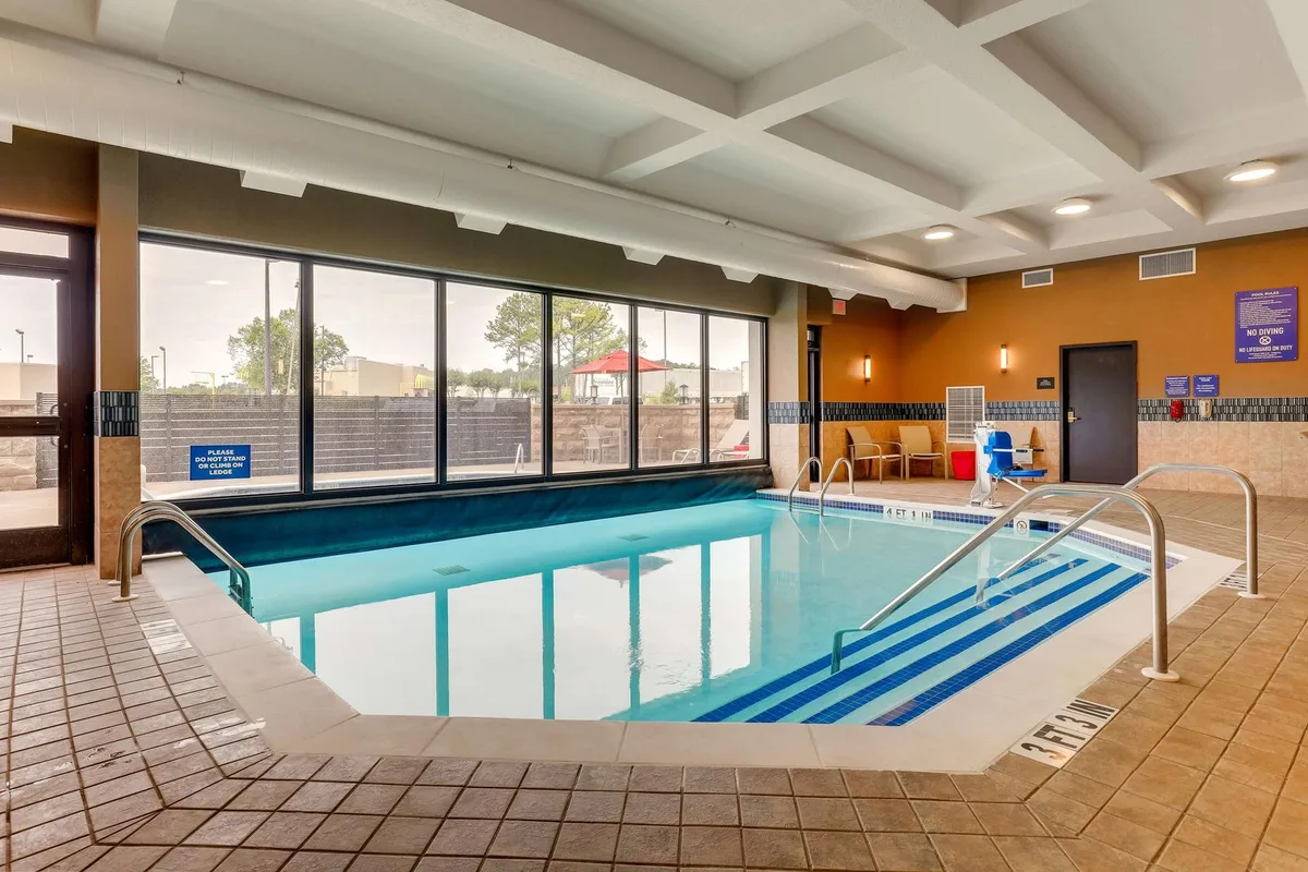 Drury Inn & Suites Birmingham Lakeshore Drive