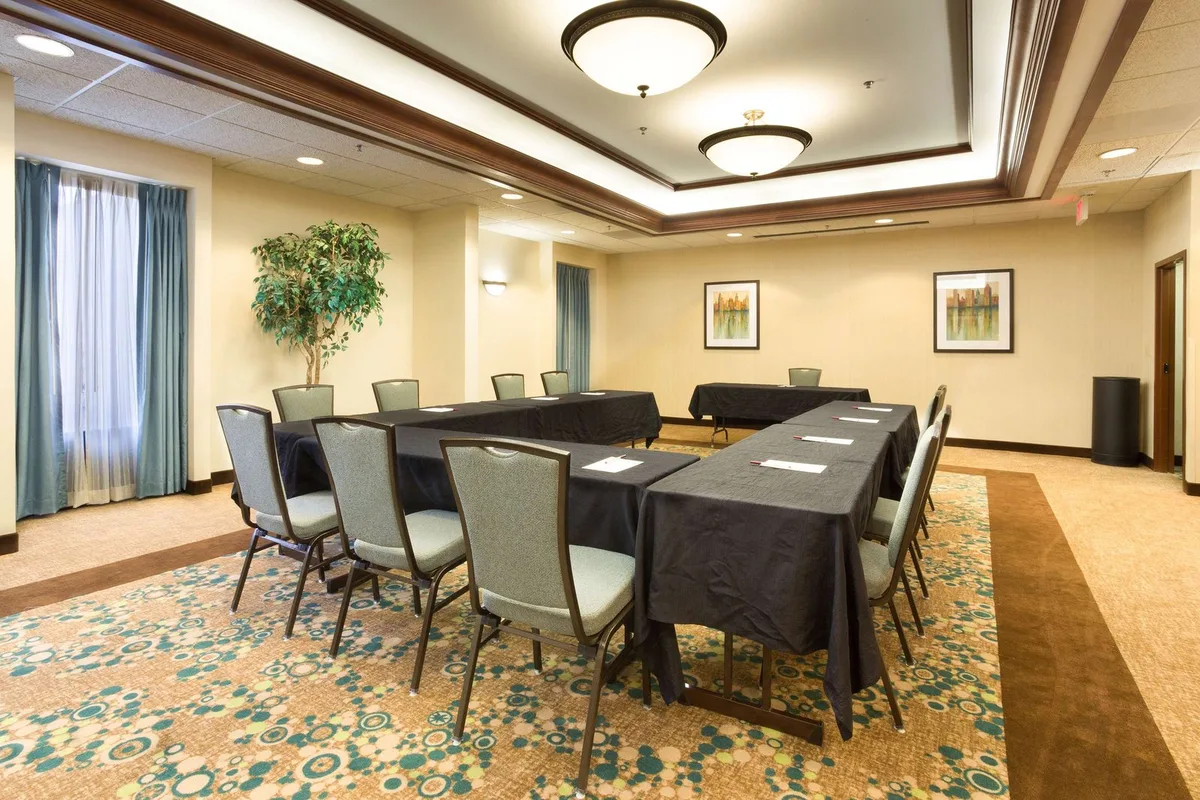 Drury Inn & Suites Birmingham Lakeshore Drive — 5