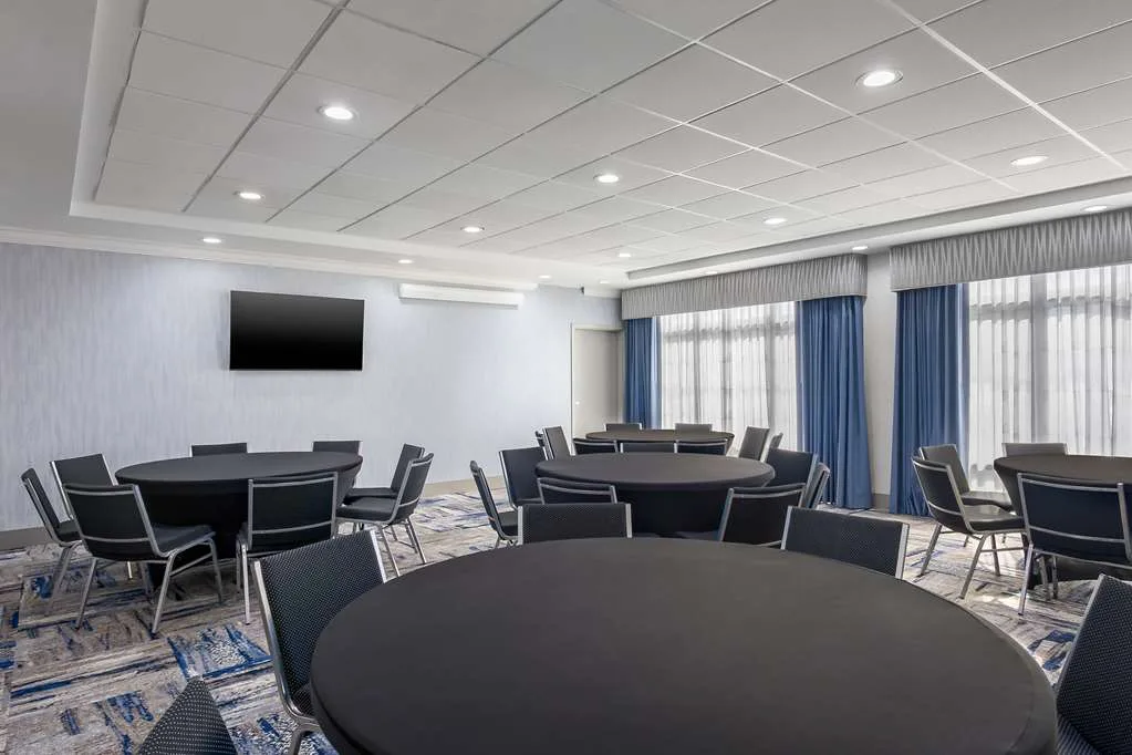 Hampton Inn & Suites Birmingham-Pelham (I-65) — 5