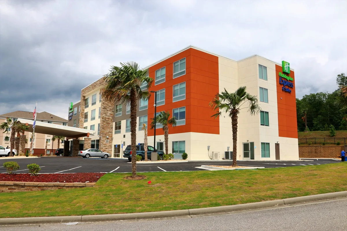 Holiday Inn Express & Suites Alabaster by IHG — 4
