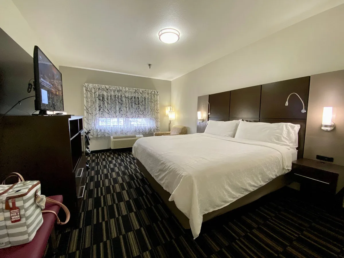 Holiday Inn Express & Suites Birmingham South - Pelham by IHG
