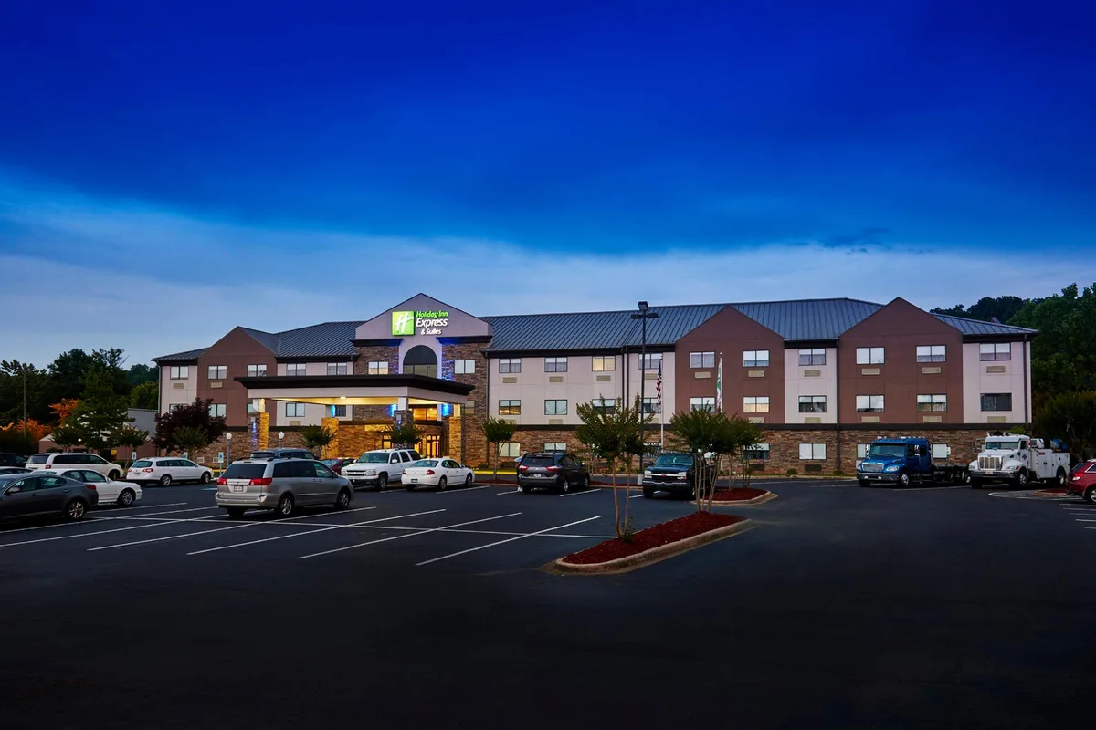 Holiday Inn Express & Suites Birmingham South - Pelham by IHG — 2