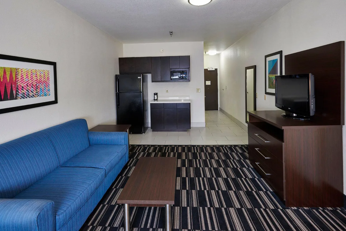 Holiday Inn Express & Suites Birmingham South - Pelham by IHG — 4