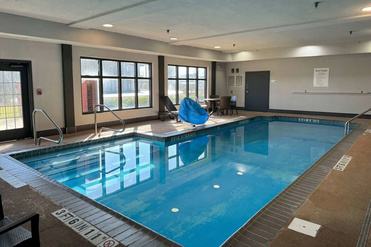 La Quinta Inn & Suites by Wyndham Bessemer — 5