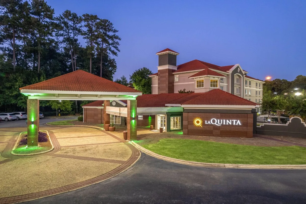 La Quinta Inn & Suites by Wyndham Birmingham Hoover — 2