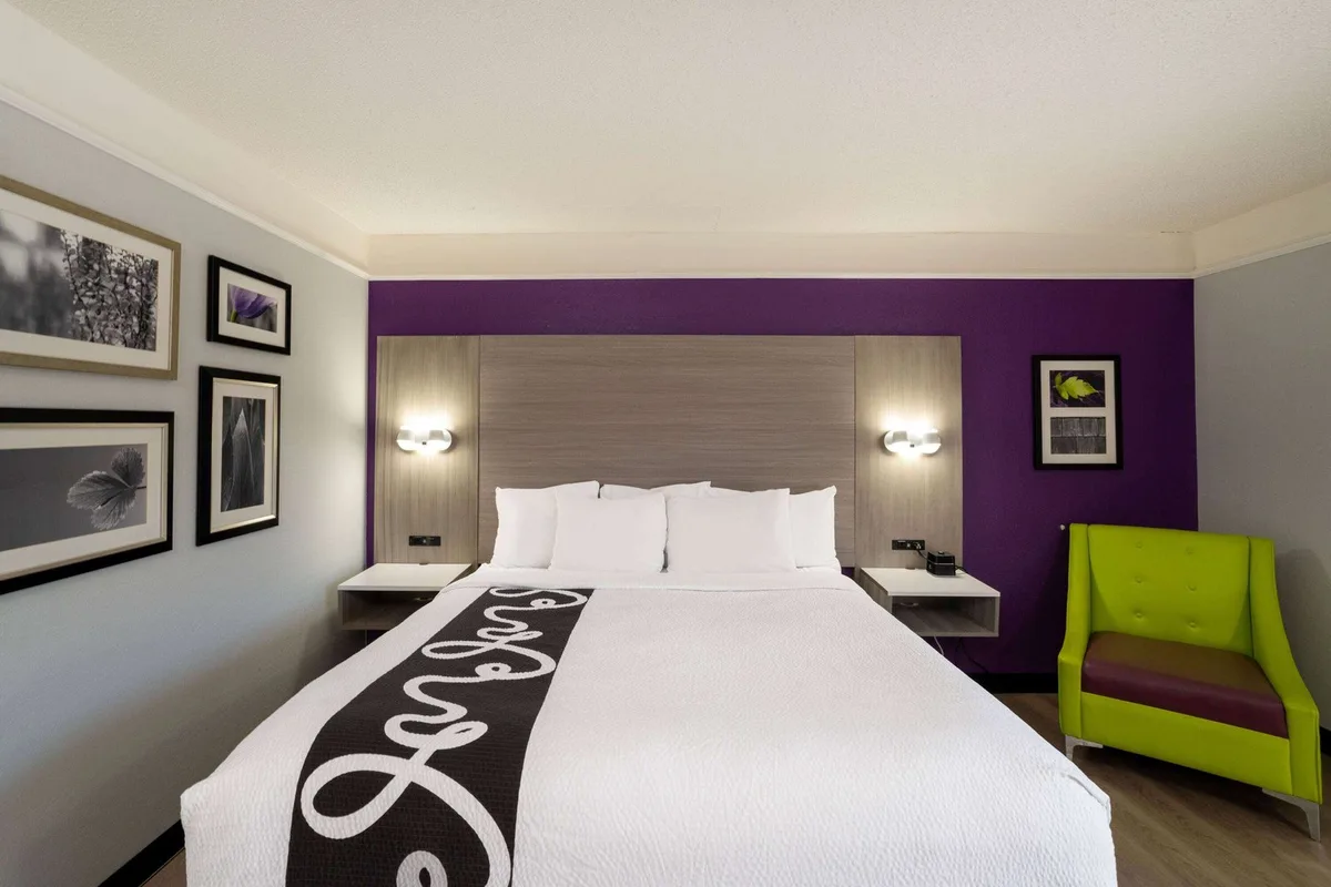 La Quinta Inn & Suites by Wyndham Birmingham Hoover — 4