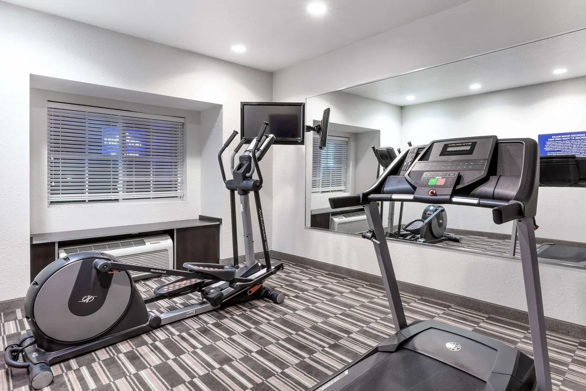 Microtel Inn & Suites by Wyndham Hoover/Birmingham — 4