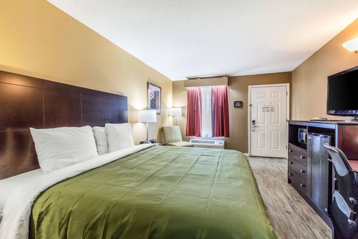 Quality Inn Bessemer I-20 exit 108